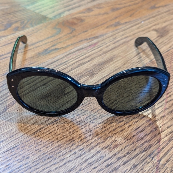 Vintage Ray-Ban Sunglasses Black Plastic Frames W0956 - Picture 2 of 12